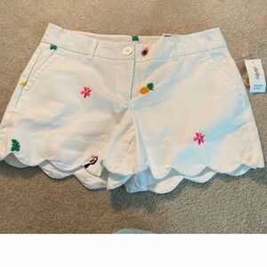 Crown & Ivy Shelby Scallop Shorts 6P White Embroidered Pineapple Toucan NWT